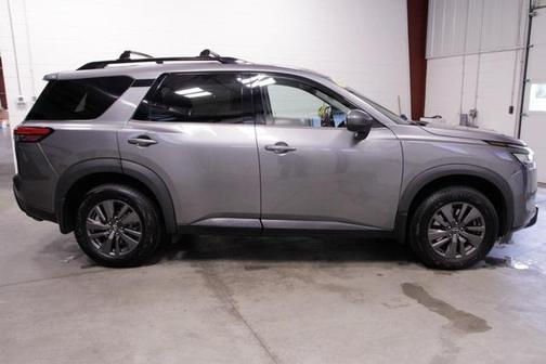 2022 Nissan Pathfinder SV 4WD