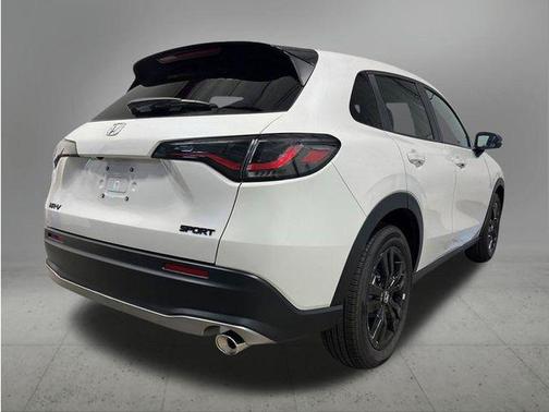 White 2027 Honda HR-V Sport
