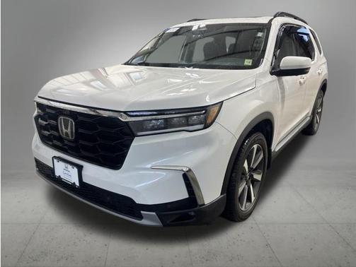 Platinum White Pearl 2023 Honda Pilot AWD Elite