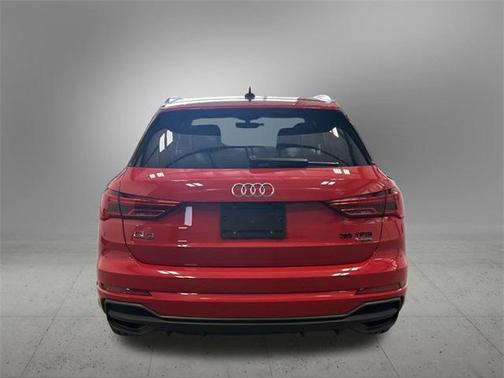 2024 Audi Q3 Premium 45 TFSI S line quattro Tiptronic