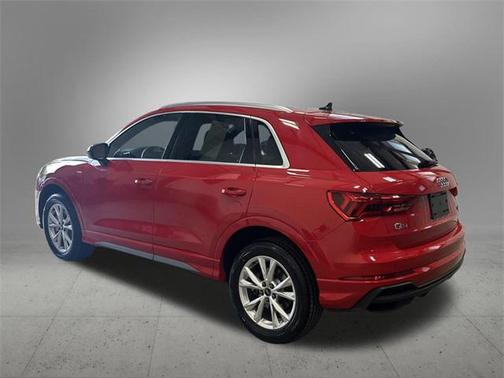 2024 Audi Q3 Premium 45 TFSI S line quattro Tiptronic