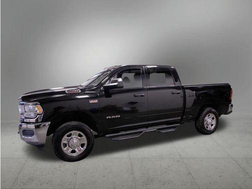 2022 RAM 2500 Tradesman Crew Cab 4x4 6'4' Box