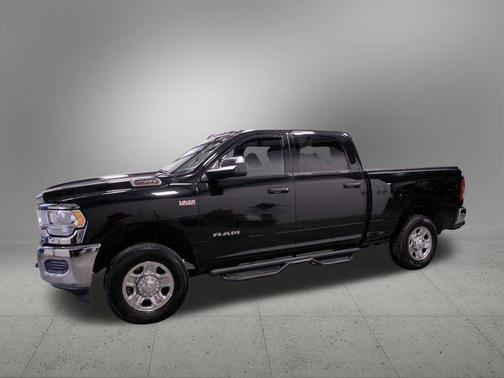 2022 RAM 2500 Tradesman Crew Cab 4x4 6'4' Box