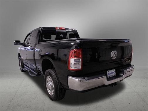 2022 RAM 2500 Tradesman Crew Cab 4x4 6'4' Box