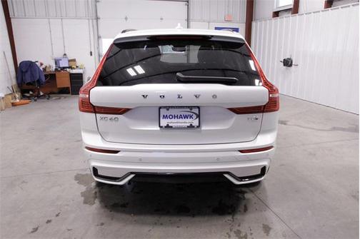 2025 Volvo XC60 Plug-In Hybrid T8 Core