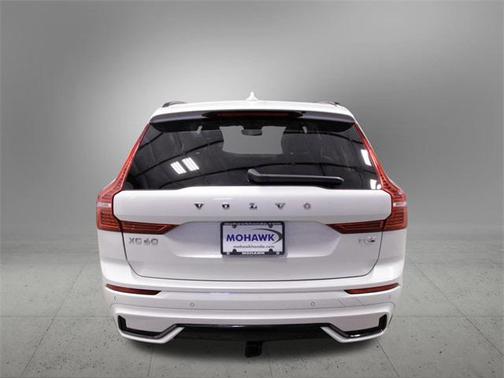 2025 Volvo XC60 Plug-In Hybrid T8 Core