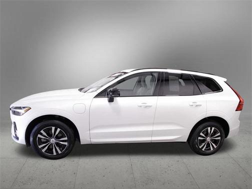2025 Volvo XC60 Plug-In Hybrid T8 Core