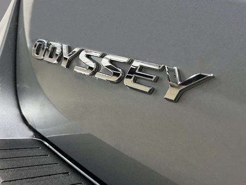 Solar Silver Metallic 2027 Honda Odyssey EX-L