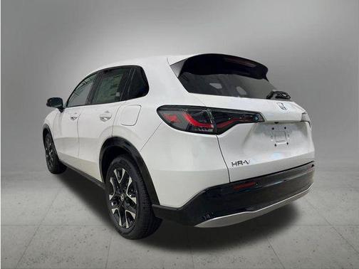White 2027 Honda HR-V EX-L