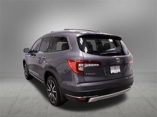 2022 Honda Pilot Touring 8-Passenger