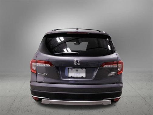 2022 Honda Pilot Touring 8-Passenger