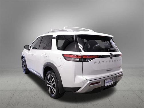 2025 Nissan Pathfinder Platinum 4WD
