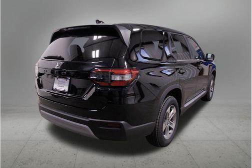 2023 Honda Pilot AWD EX-L 8 Passenger