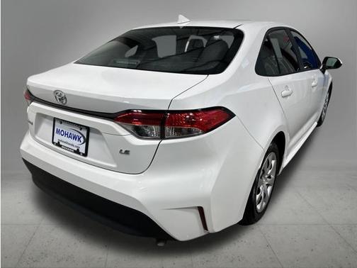 Ice 2025 Toyota Corolla LE