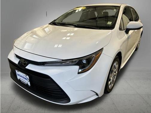 Ice 2025 Toyota Corolla LE