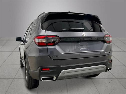 2025 Honda Pilot Touring 8-Passenger