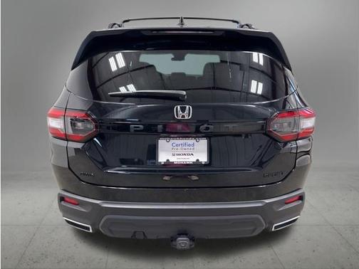 Crystal Black Pearl 2025 Honda Pilot Sport