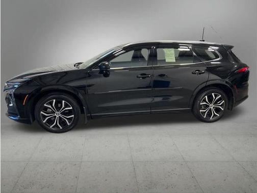 Black 2025 Toyota Crown Signia XLE
