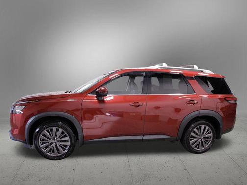 2022 Nissan Pathfinder SL 4WD