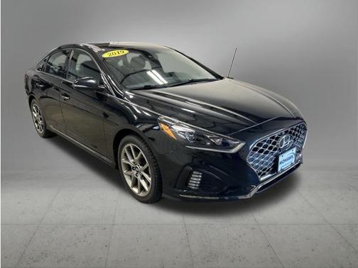Phantom Black 2019 Hyundai SONATA Limited 2.0T