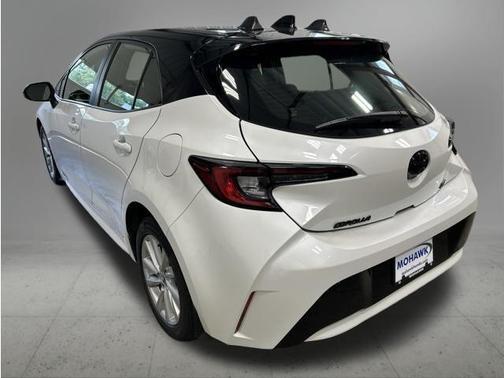 Wind Chill Pearl/Midnight Black Metallic 2024 Toyota Corolla SE