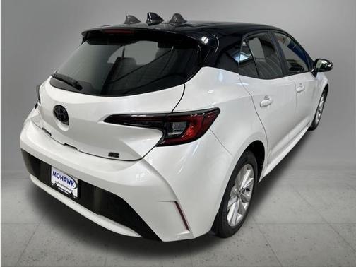Wind Chill Pearl/Midnight Black Metallic 2024 Toyota Corolla SE