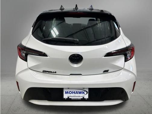 Wind Chill Pearl/Midnight Black Metallic 2024 Toyota Corolla SE