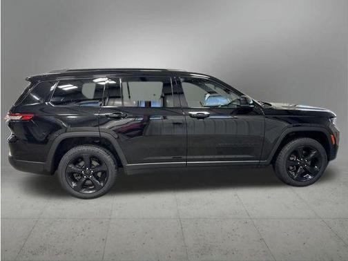 Diamond Black Crystal Pearlcoat 2024 Jeep Grand Cherokee L Altitude