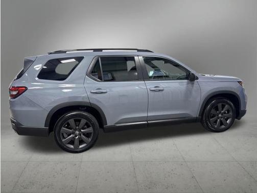 Sonic Gray Pearl 2025 Honda Pilot Sport