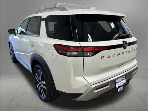 Pearl White Tricoat 2023 Nissan Pathfinder Platinum 4WD