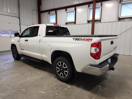 2017 Toyota Tundra SR5