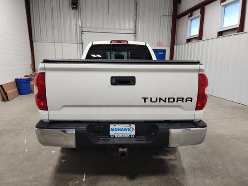 2017 Toyota Tundra SR5