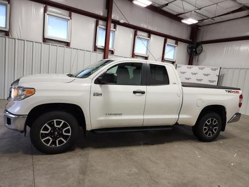 2017 Toyota Tundra SR5