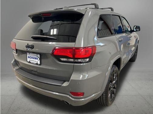 Sting-Gray Clearcoat 2020 Jeep Grand Cherokee Altitude