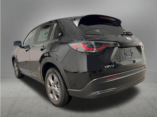 Crystal Black Pearl 2027 Honda HR-V LX