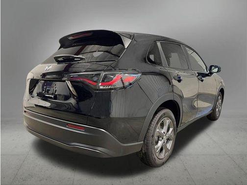Crystal Black Pearl 2027 Honda HR-V LX