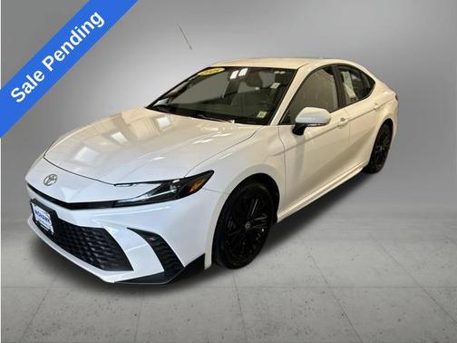Ice Cap 2025 Toyota Camry SE
