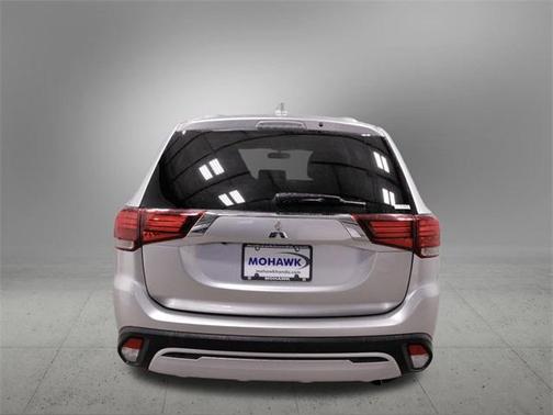 2020 Mitsubishi Outlander ES