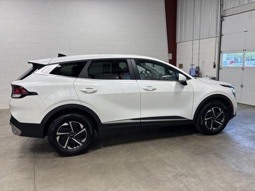 Snow White Pearl 2023 Kia Sportage Hybrid LX