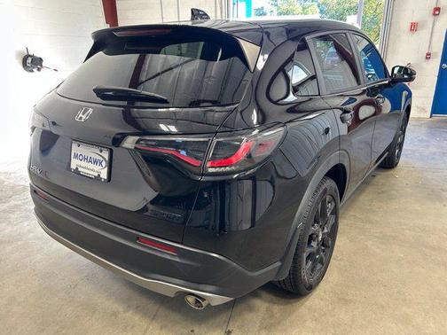 Crystal Black Pearl 2023 Honda HR-V AWD Sport