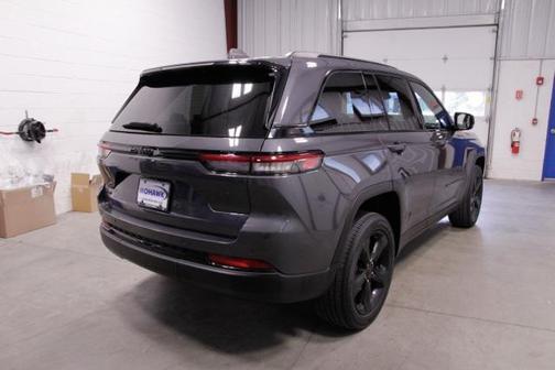 2022 Jeep Grand Cherokee Altitude