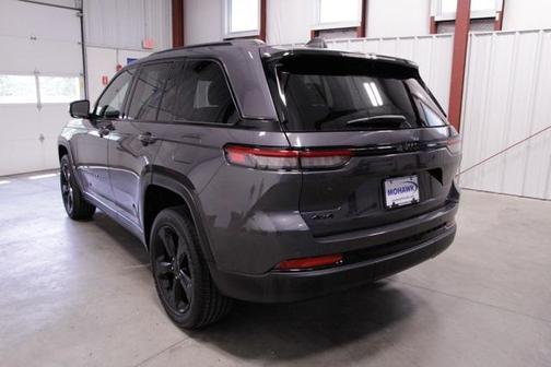 2022 Jeep Grand Cherokee Altitude