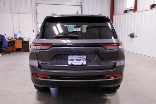 2022 Jeep Grand Cherokee Altitude