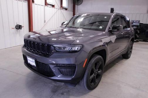 2022 Jeep Grand Cherokee Altitude