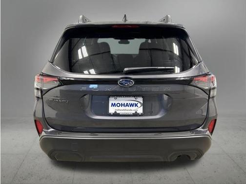 Magnetite Gray Metallic 2025 Subaru Forester Premium