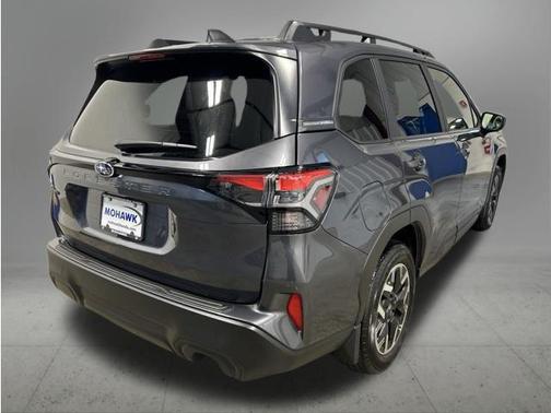 Magnetite Gray Metallic 2025 Subaru Forester Premium