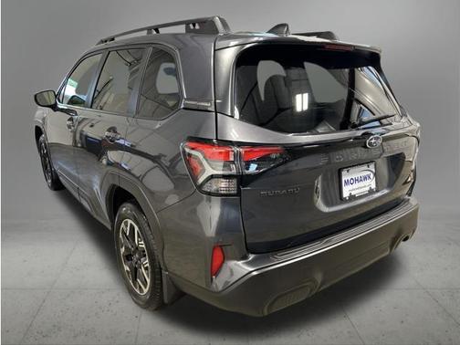 Magnetite Gray Metallic 2025 Subaru Forester Premium