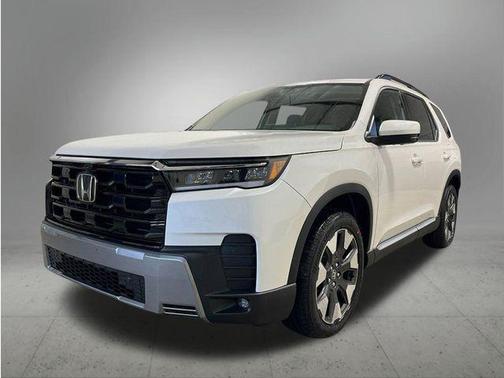 Platinum White Pearl 2026 Honda Pilot Touring 8-Passenger