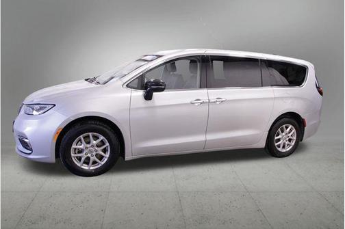 Silver Mist Clearcoat 2024 Chrysler Pacifica Touring L