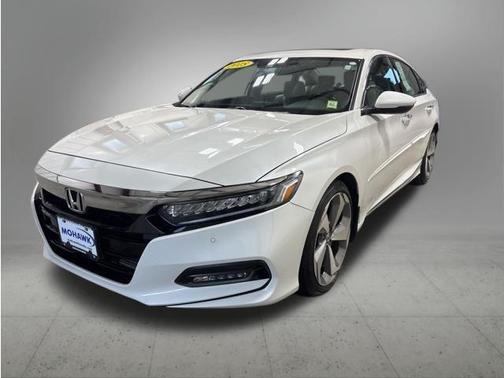 Platinum White Pearl 2018 Honda Accord Touring 2.0T